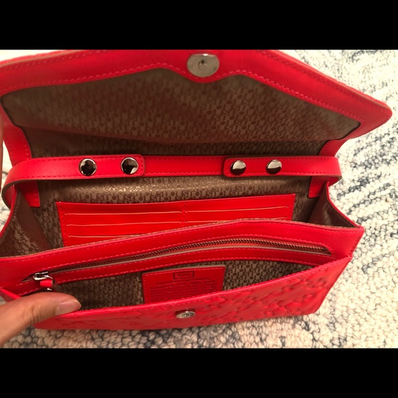 Brand New Tous crossbody bag - Picture 3 of 3